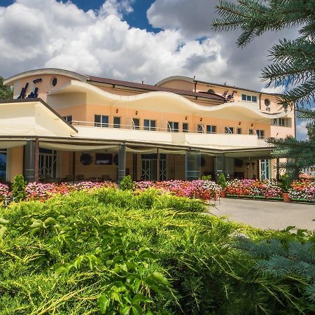 Hotel Emi Mihail Kogălniceanu 外观 照片